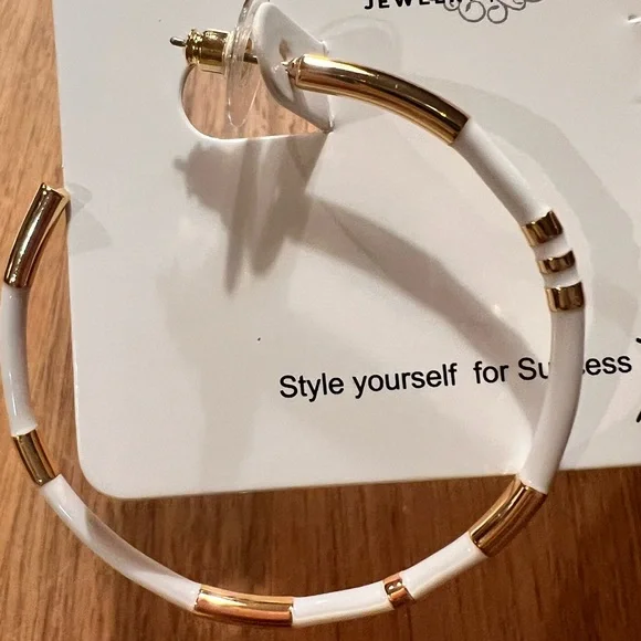 Park Lane Bali Hoops- March ‘ 25 Sparkle Box - Picture 2 of 4